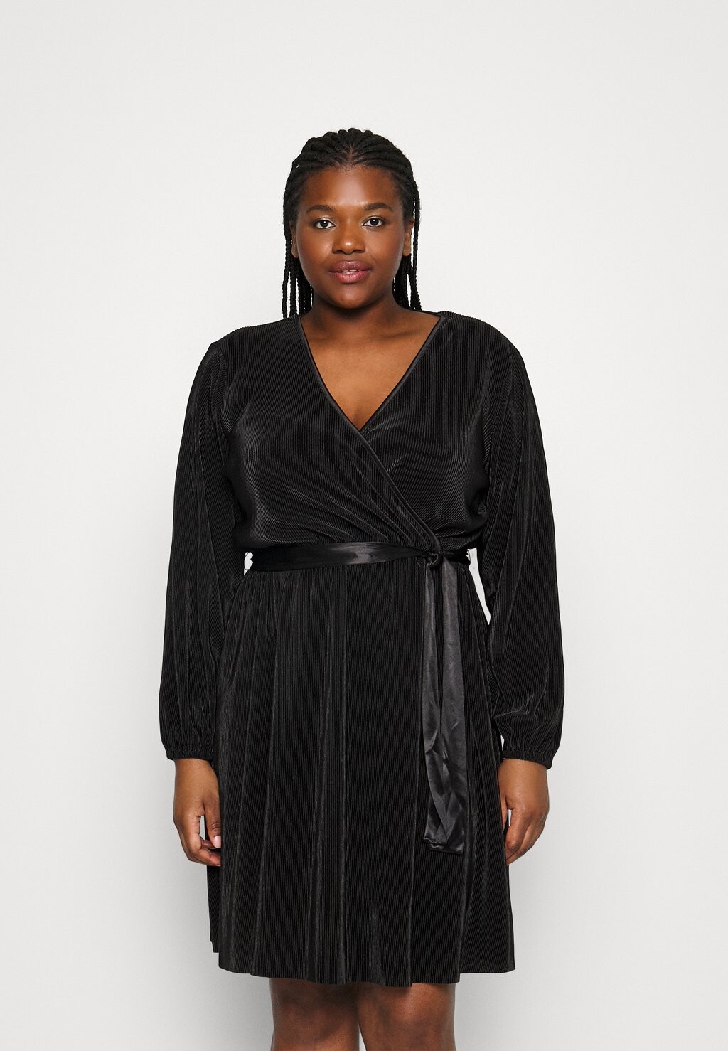 

Коктейльное платье Vero Moda, черный