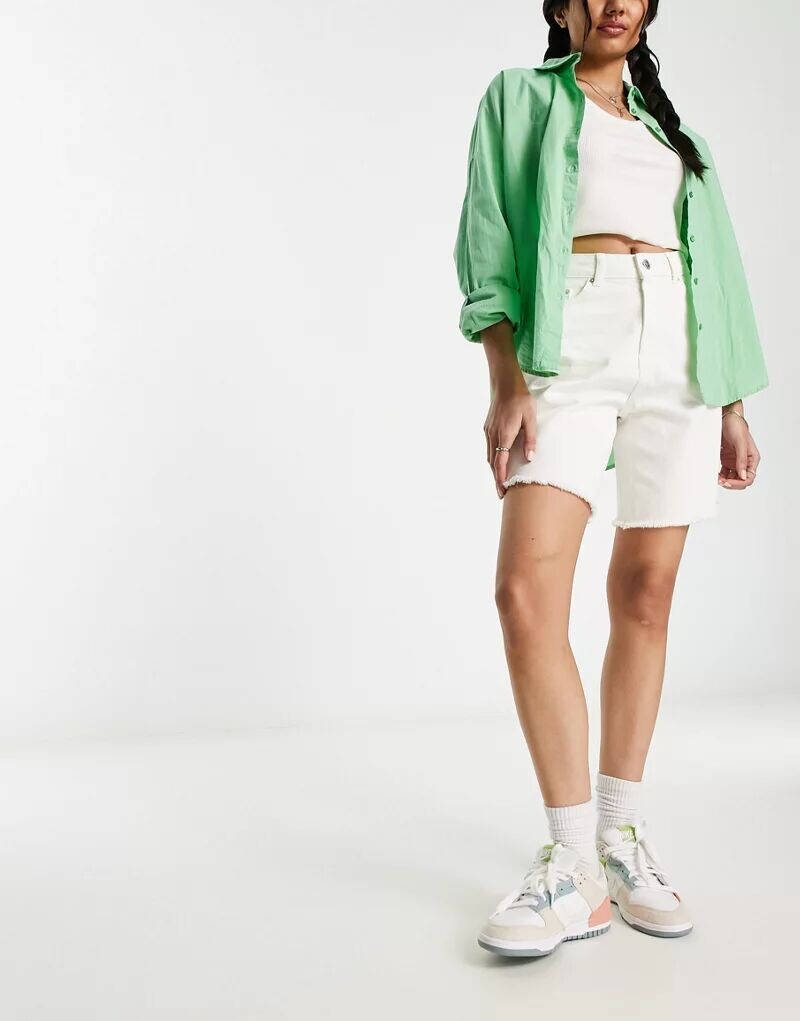 

Удлиненные джинсовые шорты Miss Selfridge цвета экрю