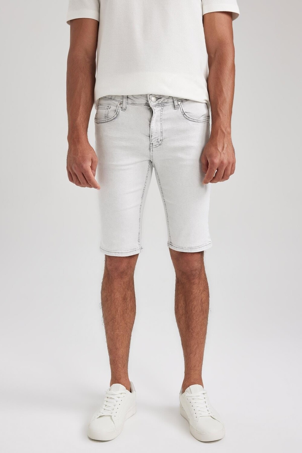 

Джинсы Slim Fit Бермуды DeFacto, серый