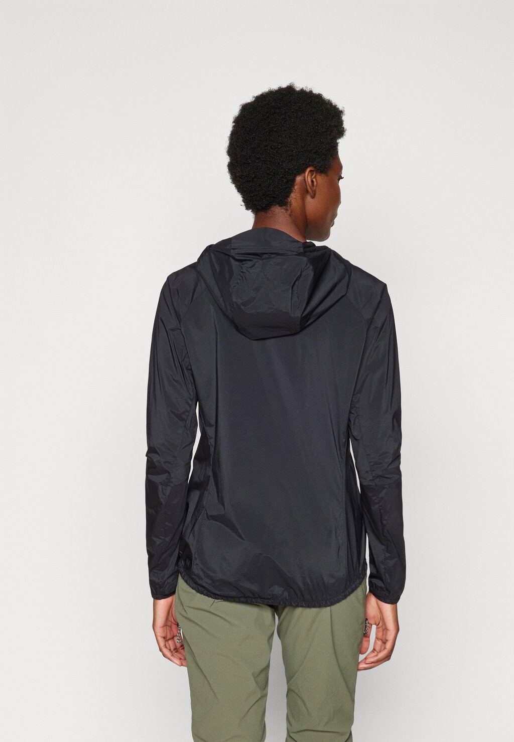 

Ветровка VISLIGHT WIND JACKET Peak Performance, черный