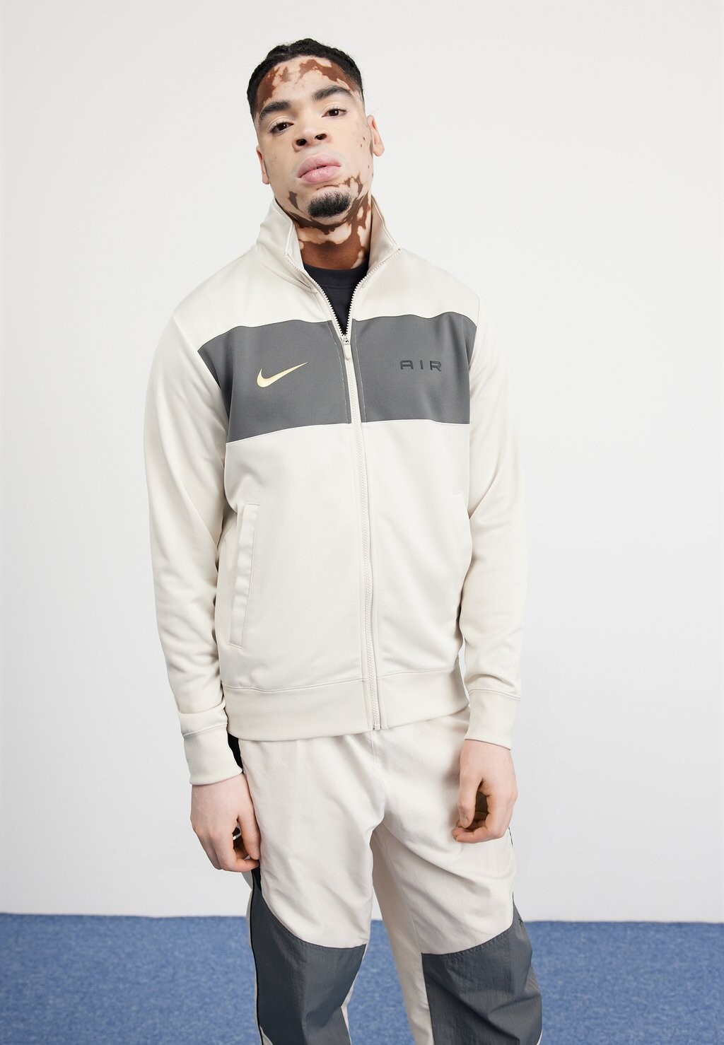

Толстовка на молнии Air Tracktop Nike, цвет orewood/iron grey