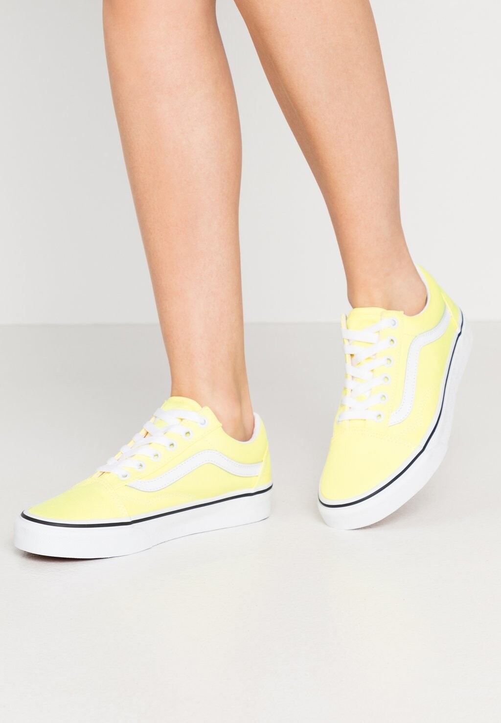 

Кроссовки Vans