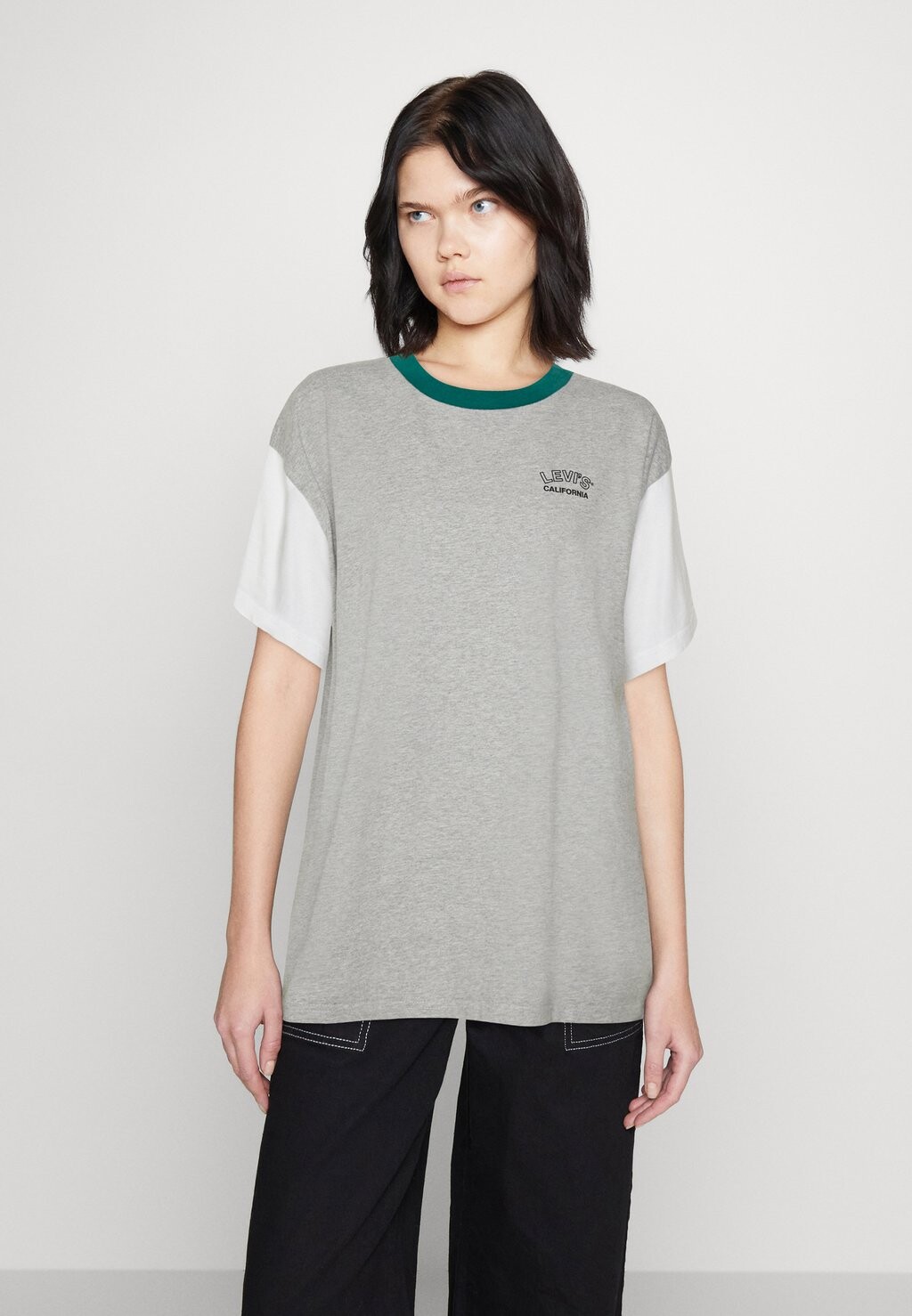 

Футболка с принтом Levi's