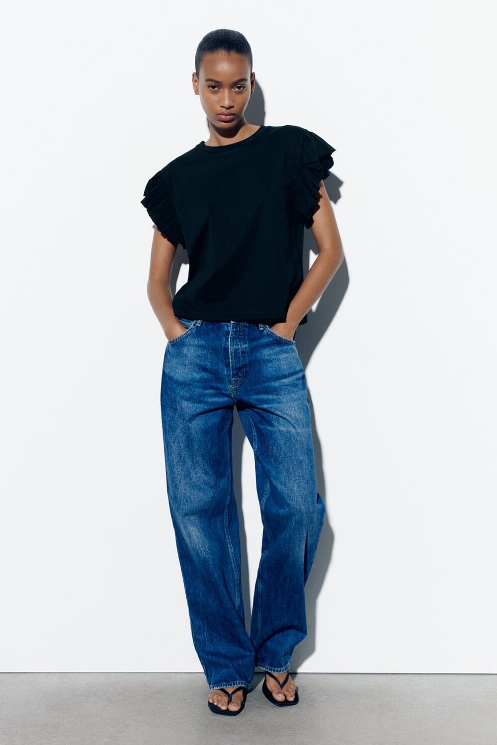 

Футболка с оборками ZARA, черный