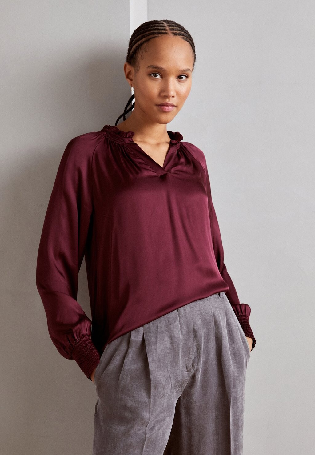 Блузка GATHER V NECK Esprit, цвет bordeaux red