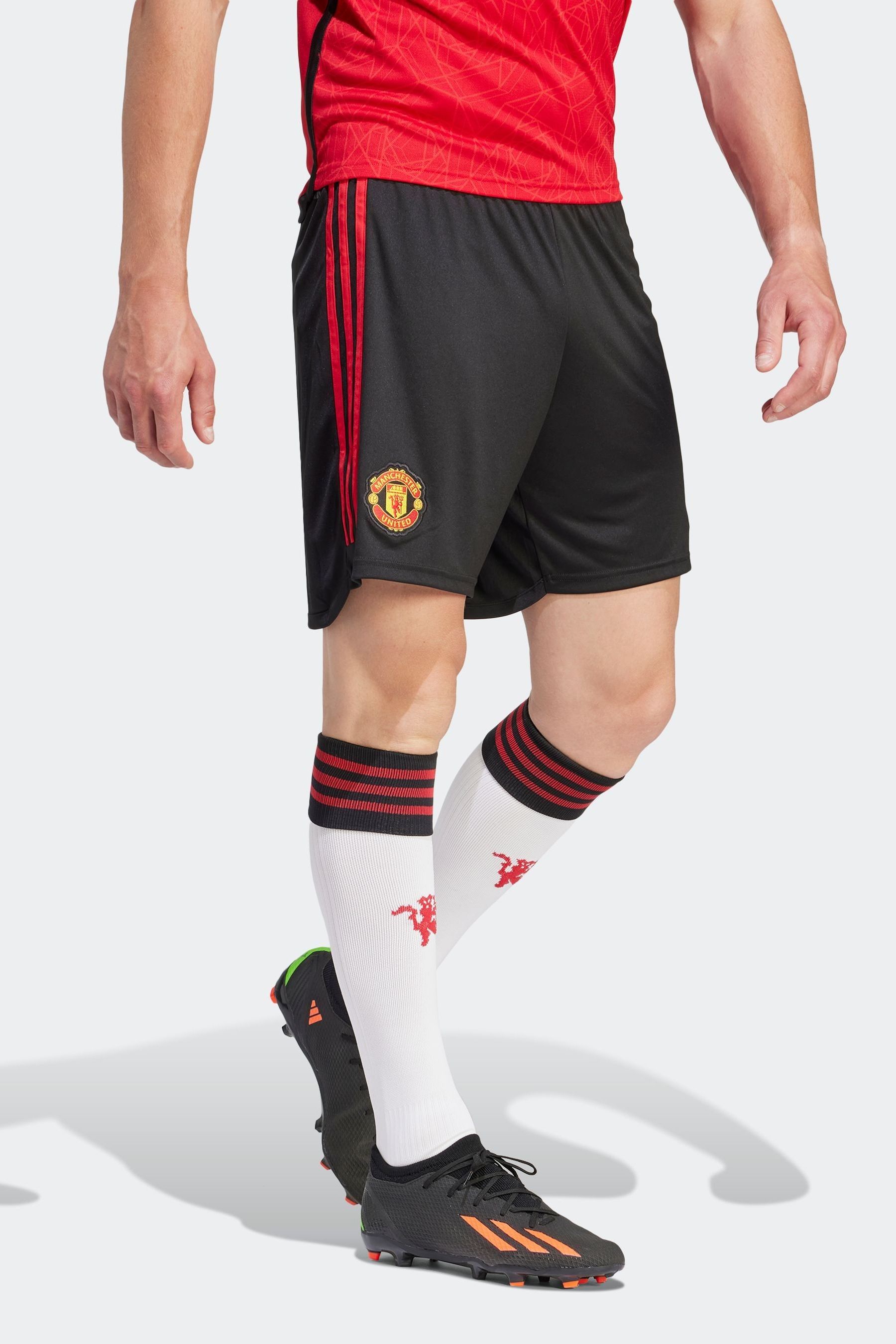 

Домашние шорты Manchester United Sport Performance 23/24 adidas, черный