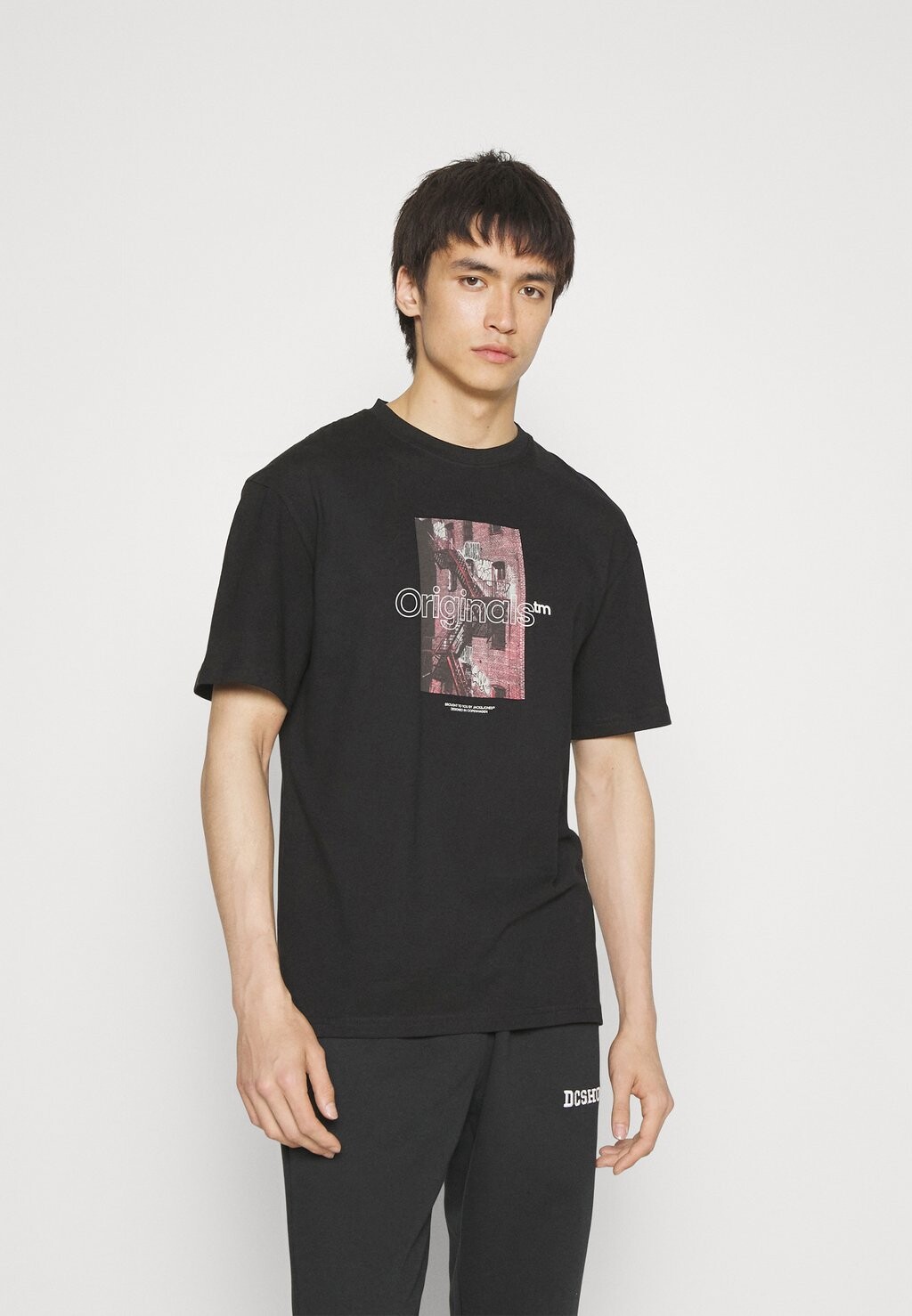 

Футболка с принтом Jack & Jones, черный
