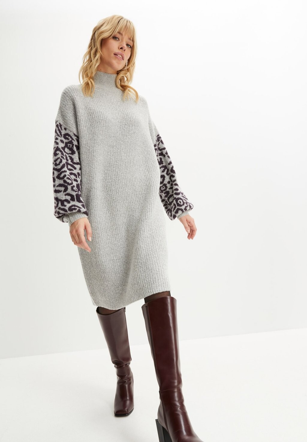 

Трикотажное платье Mit Leomuster bonprix, цвет grey