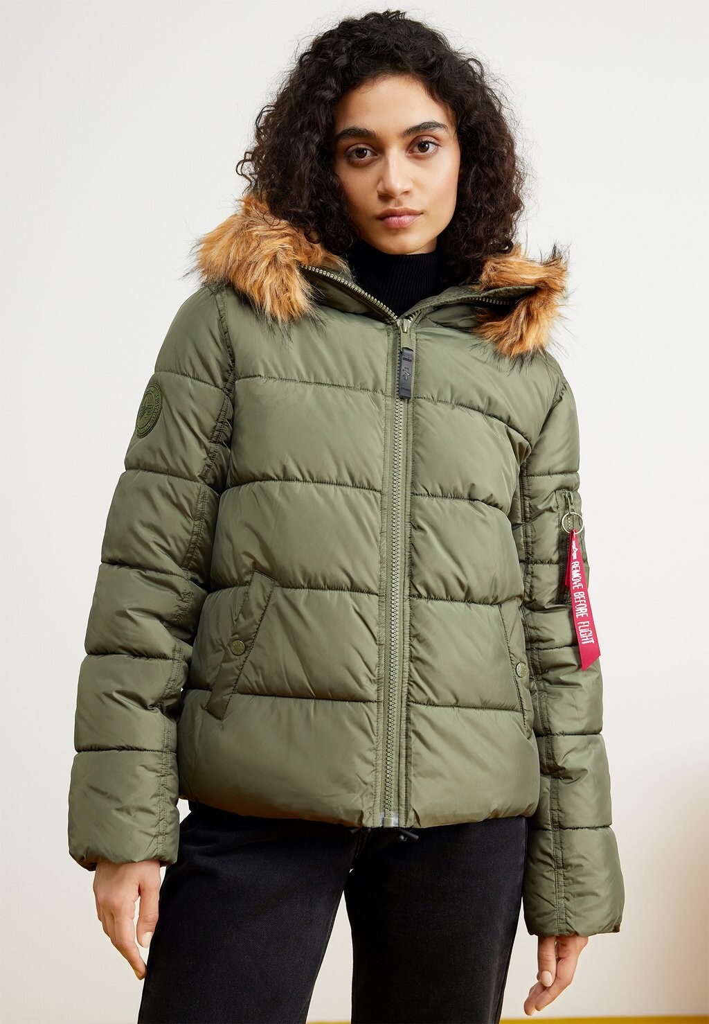 

Зимняя куртка Alpha Industries ПУФФЕР АЛЬФА, цвет sage green