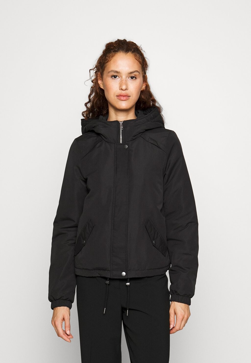 

Демисезонная куртка Vero Moda, черный