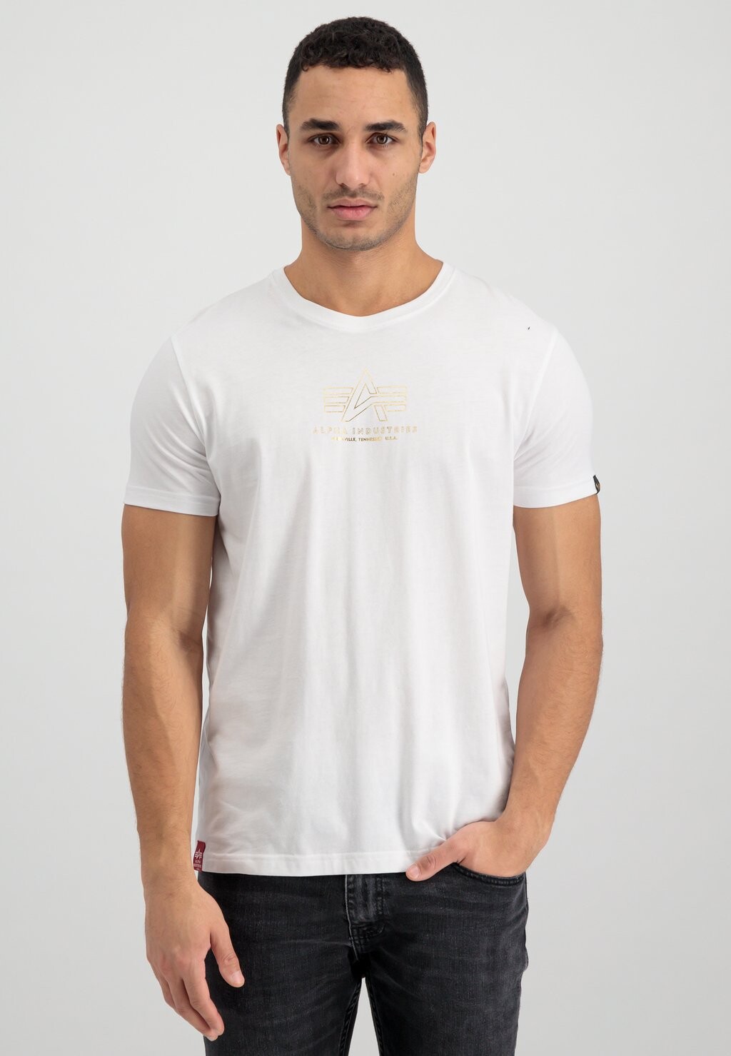 

Футболка с принтом Alpha Industries, белый