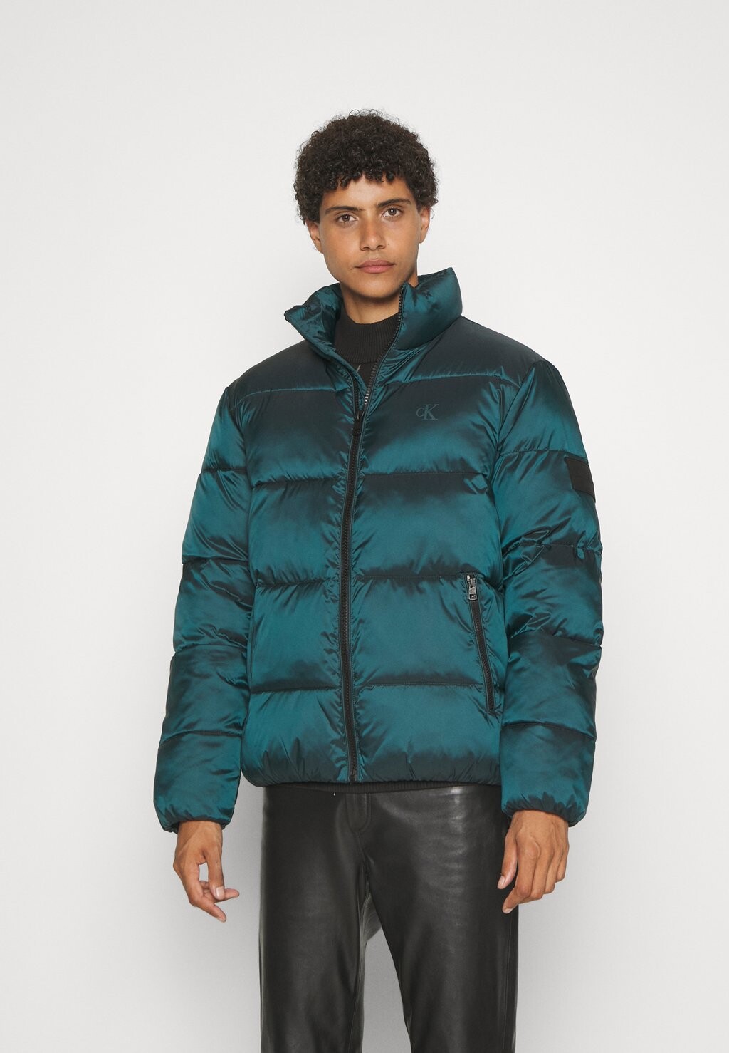 

Зимняя куртка Calvin Klein Jeans ПУФФЕР КУРТКА, цвет atlantic deep