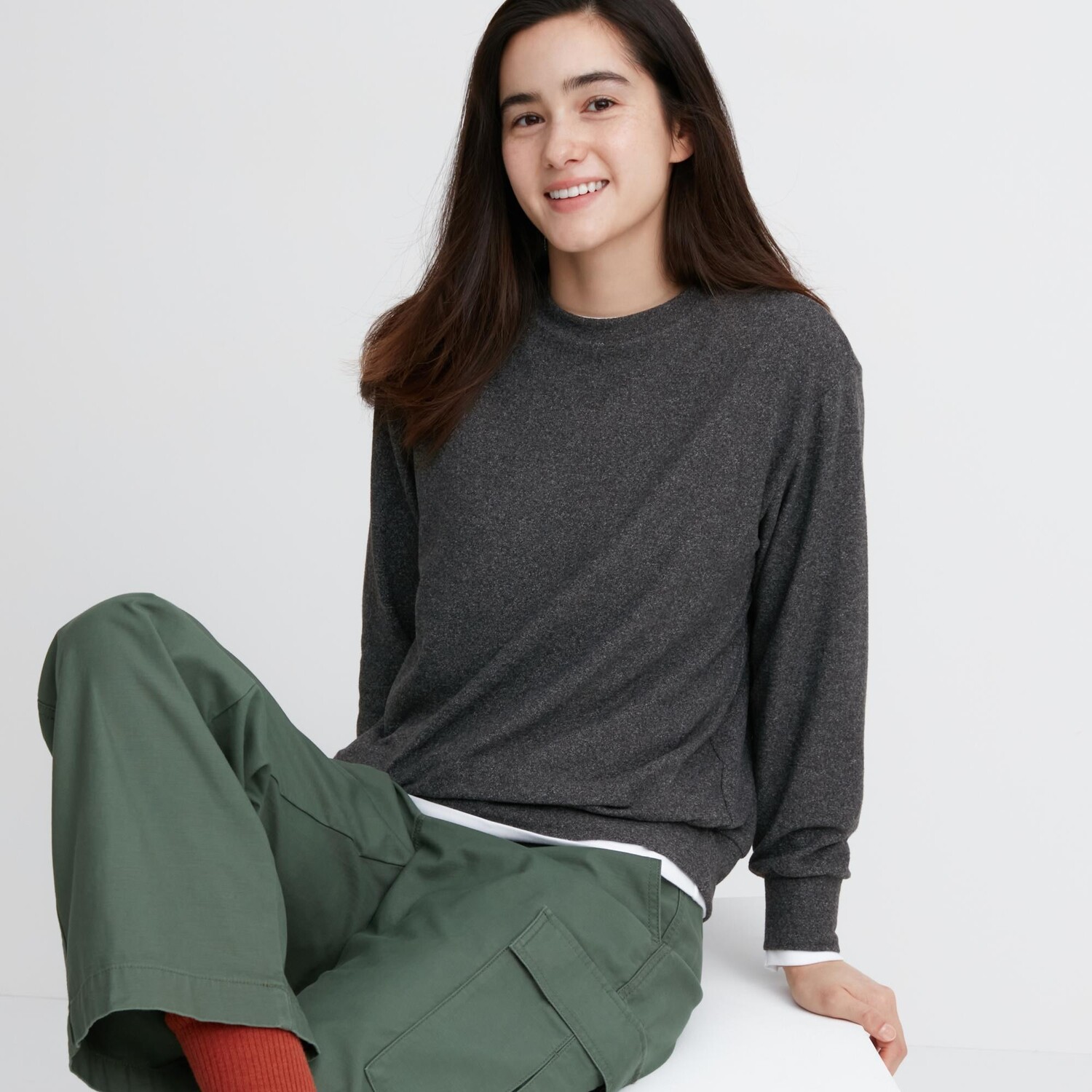 

Футболка из мягкого флиса Uniqlo с круглым вырезом, темно - серый
