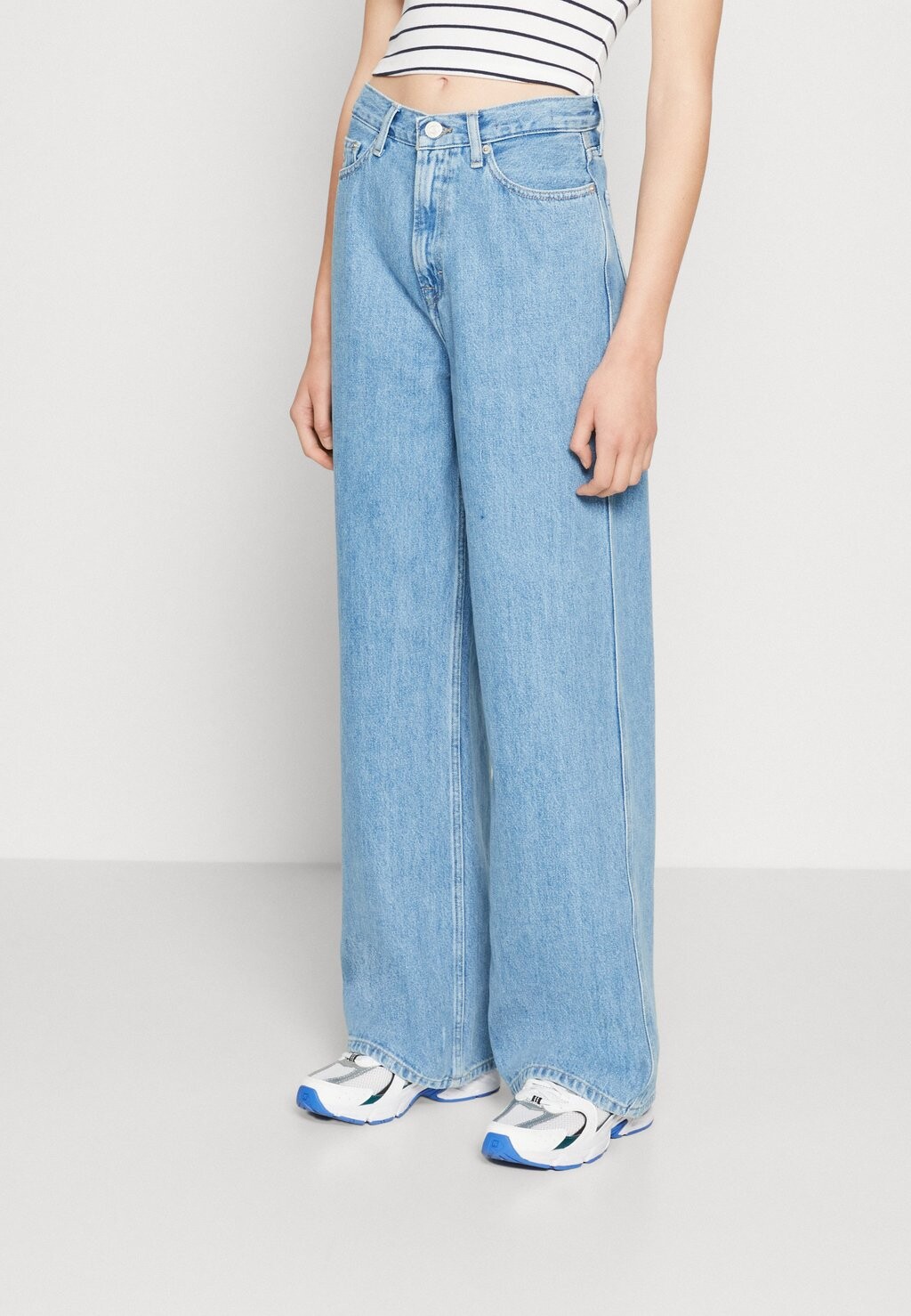 

Джинсы Baggy Tommy Jeans