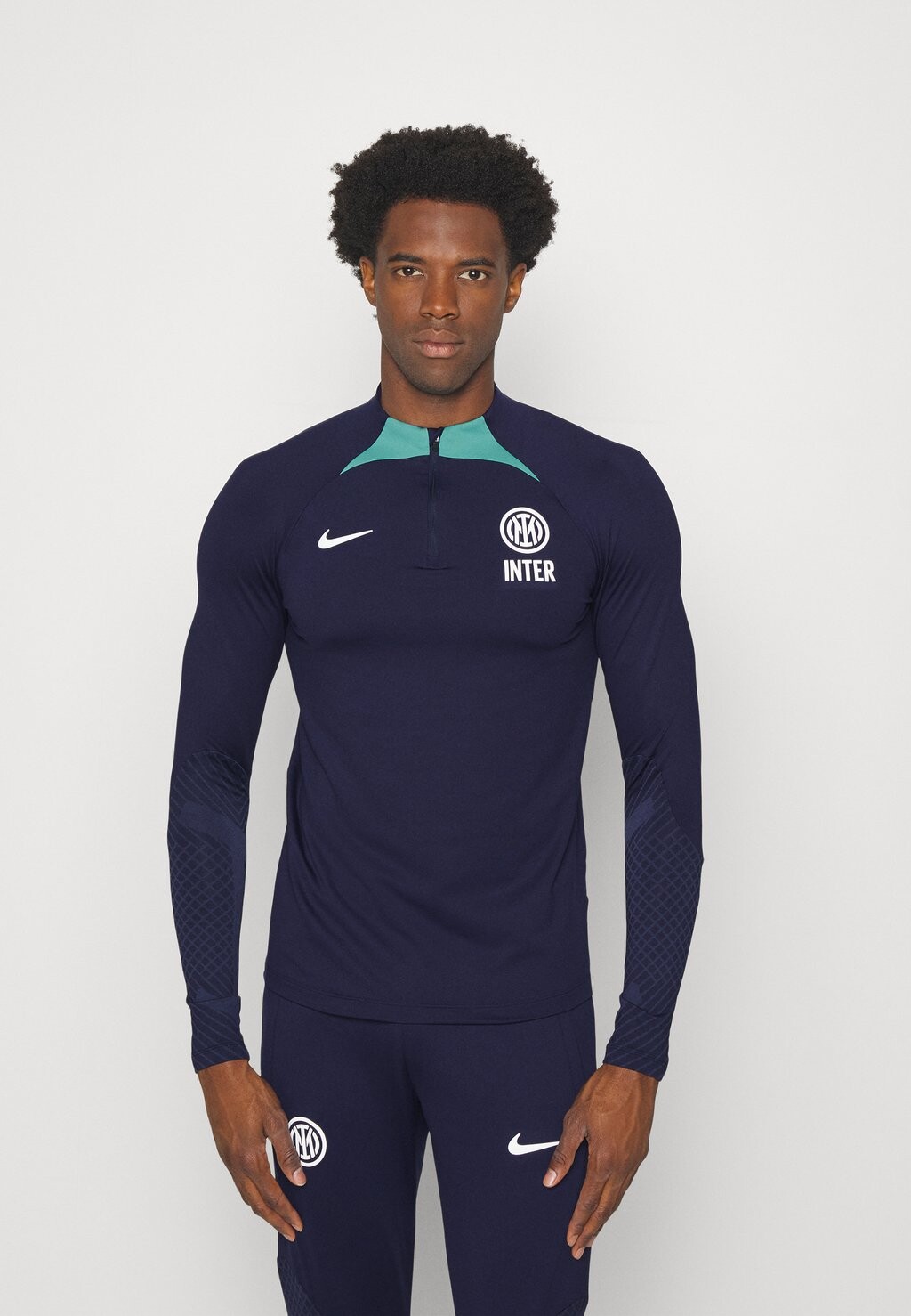 

Спортивная футболка Nike