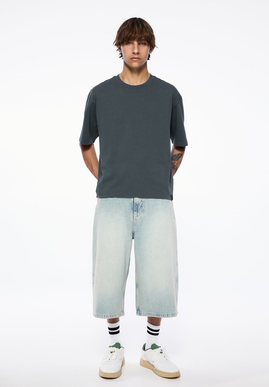 

Джинсовые шорты SUPER PULL&BEAR, светло-голубой