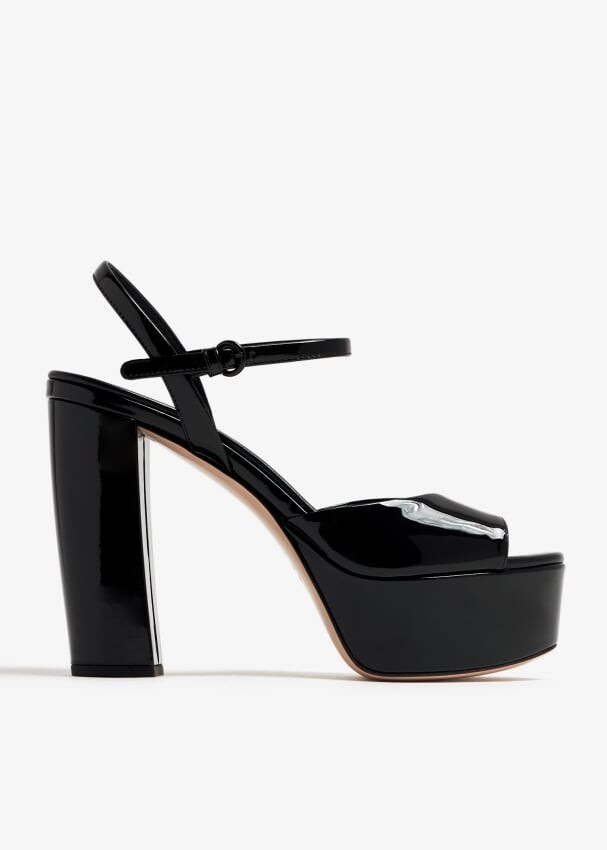 цена Сандалии Miu Miu Patent Leather Platform, черный