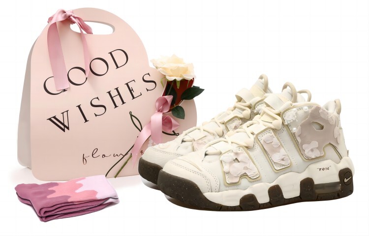 

Женские баскетбольные кроссовки Nike Air More Uptempo Vintage