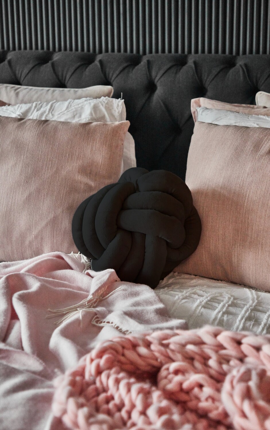 

PrettyLittleThing Черная подушка с большим узлом