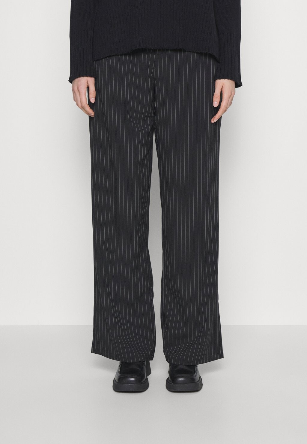 

Брюки Onlalisso Pinstripe Wide Pant ONLY Tall, черный