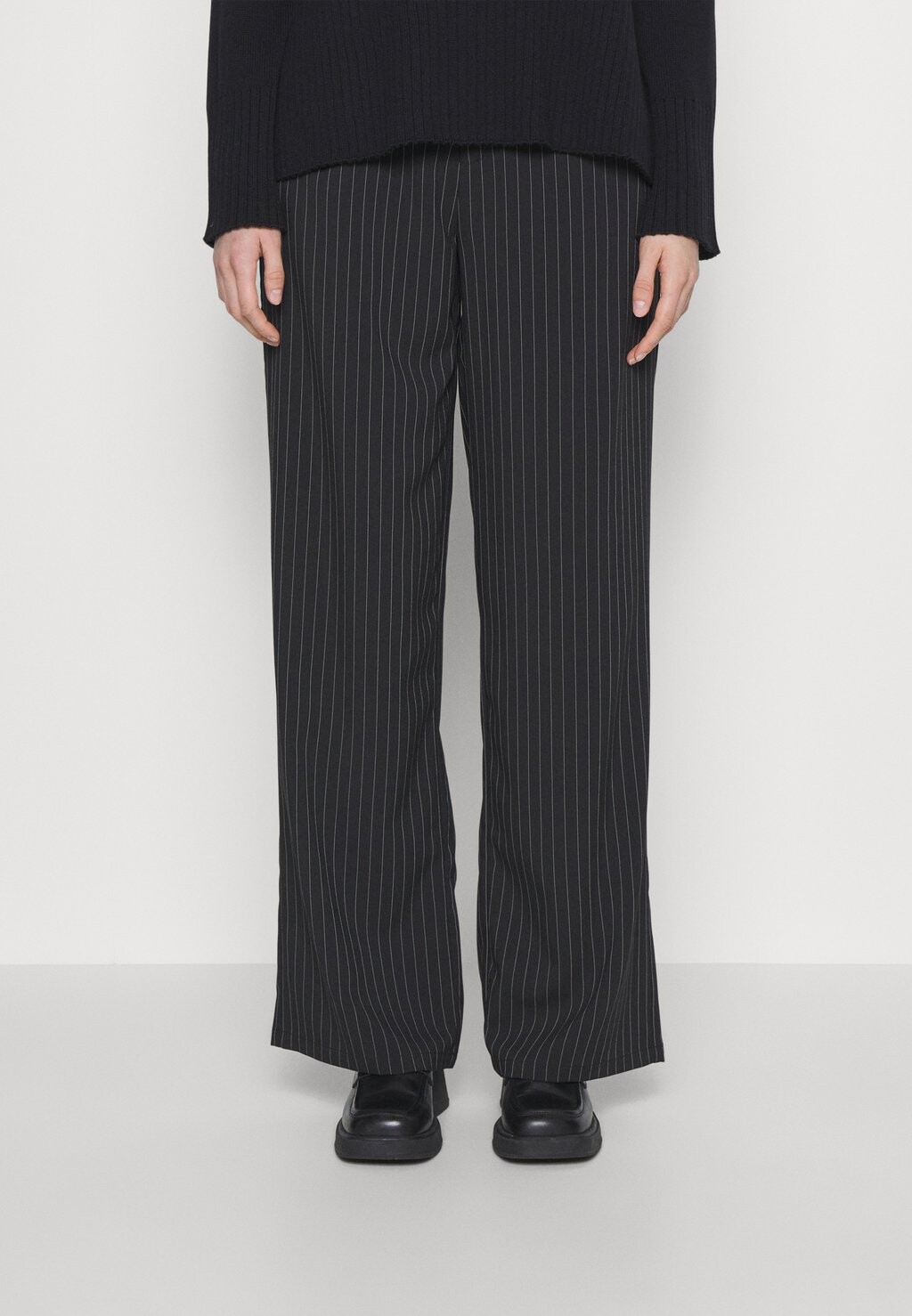 цена Брюки Onlalisso Pinstripe Wide Pant ONLY Tall, черный