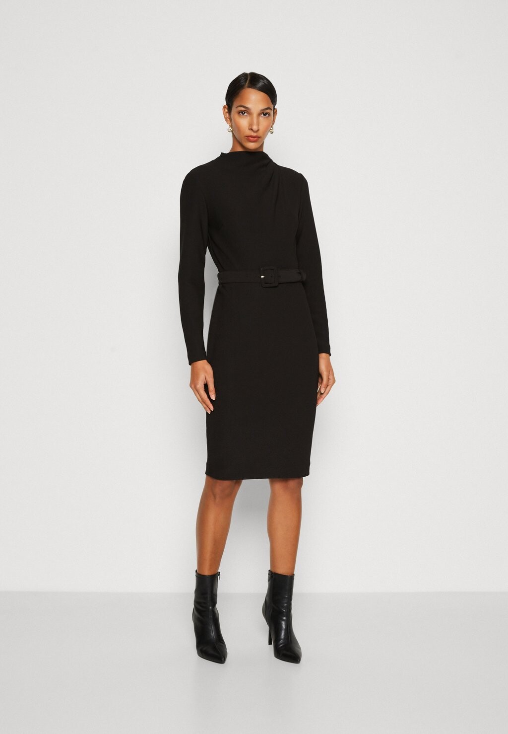

Платье шифт MARCIANO BY GUESS CHERYL DRESS, черный