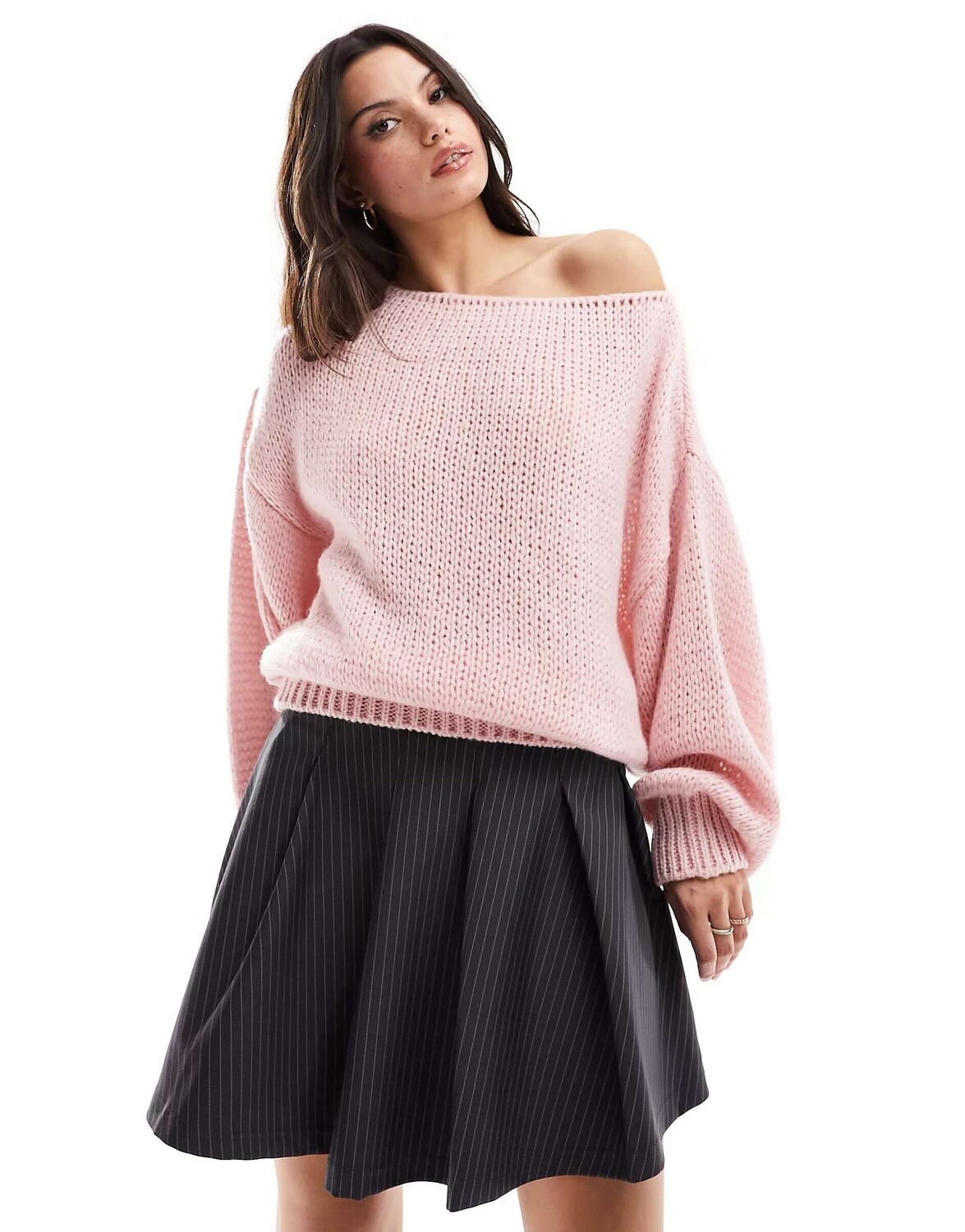 

Розовый пушистый джемпер асимметричного кроя ASOS DESIGN