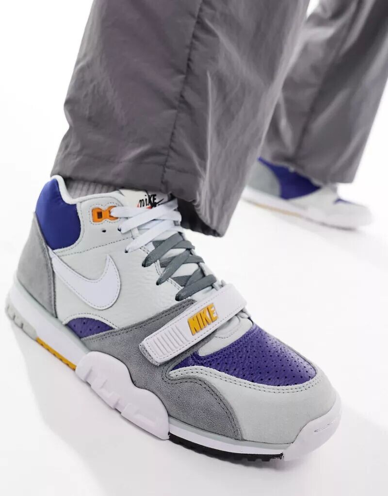 

Белые и разноцветные кроссовки Nike Air Trainer 1