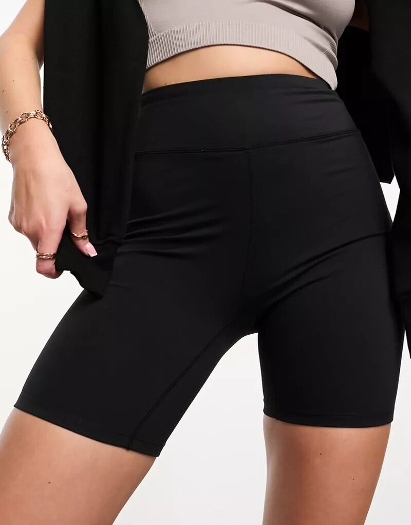 

Черные короткие леггинсы ellesse Penzanna