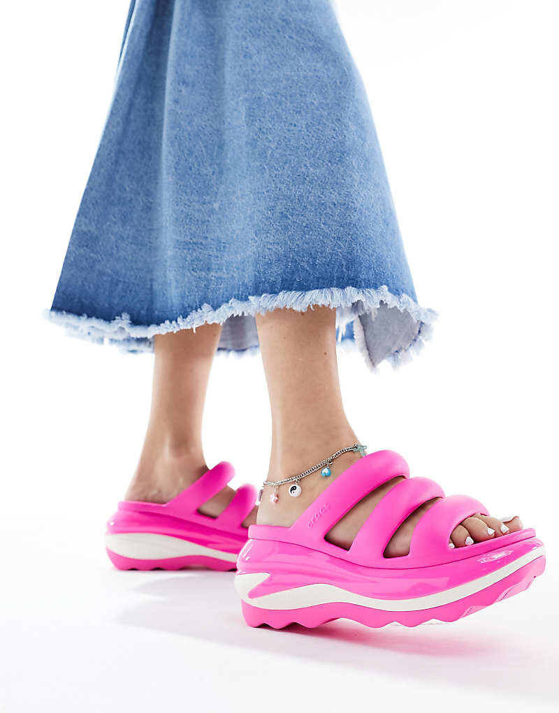 

Crocs – Mega Crush – Розовые сандалии с 3 полосками