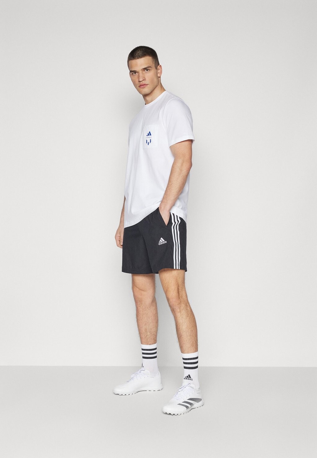 

Футболка с набивным рисунком Messi Icon Graphic Tee adidas Performance, белая