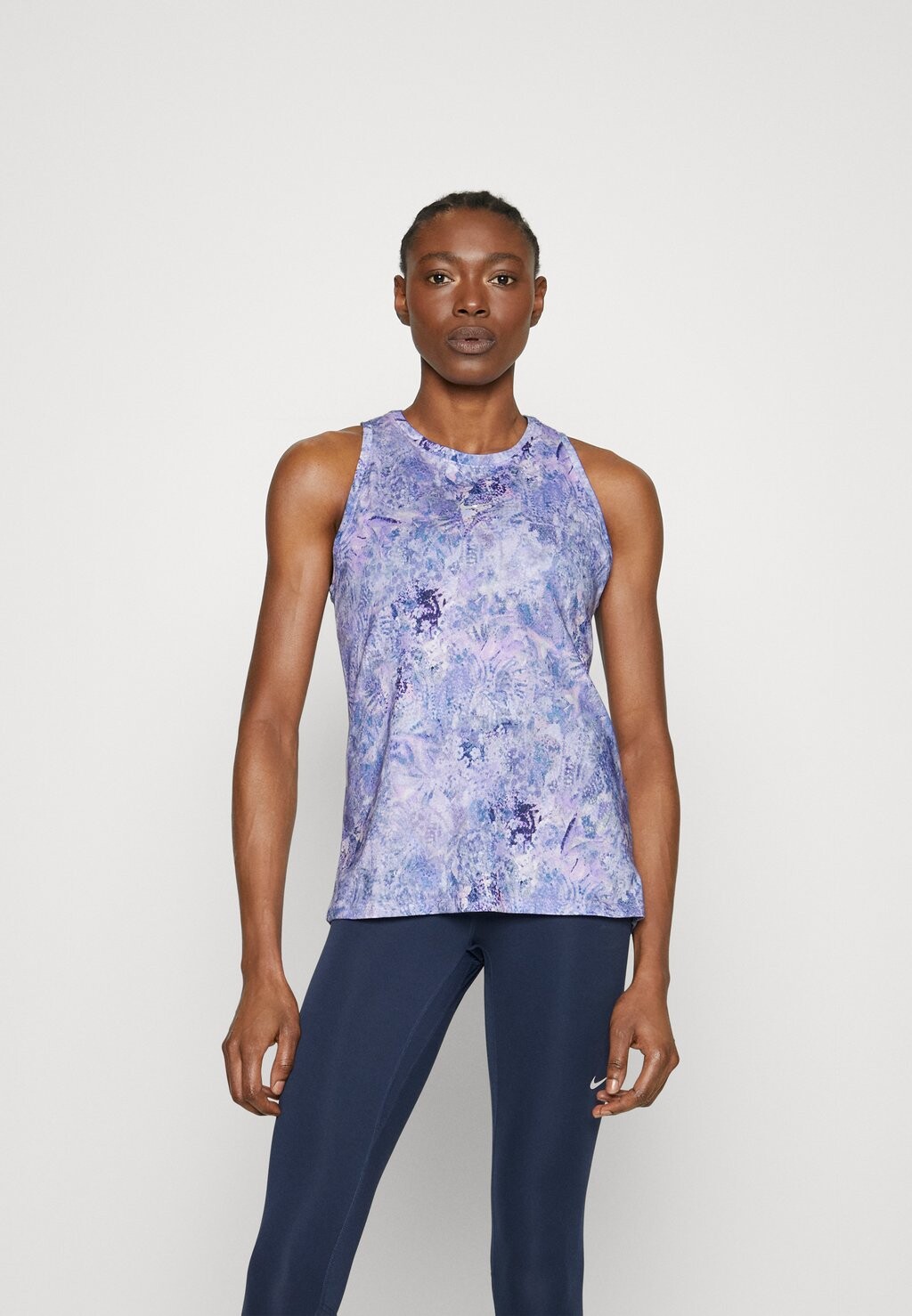 

Топ Nike