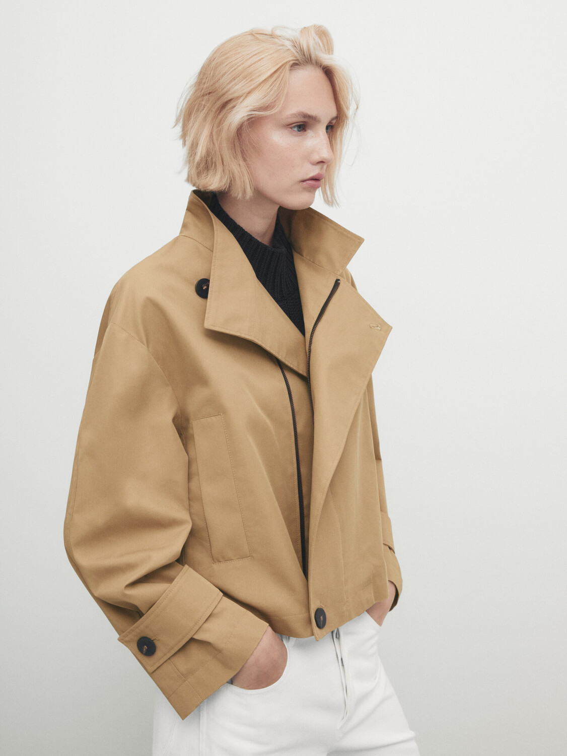 

Укороченная куртка с контрастными деталями Massimo Dutti, кэмел