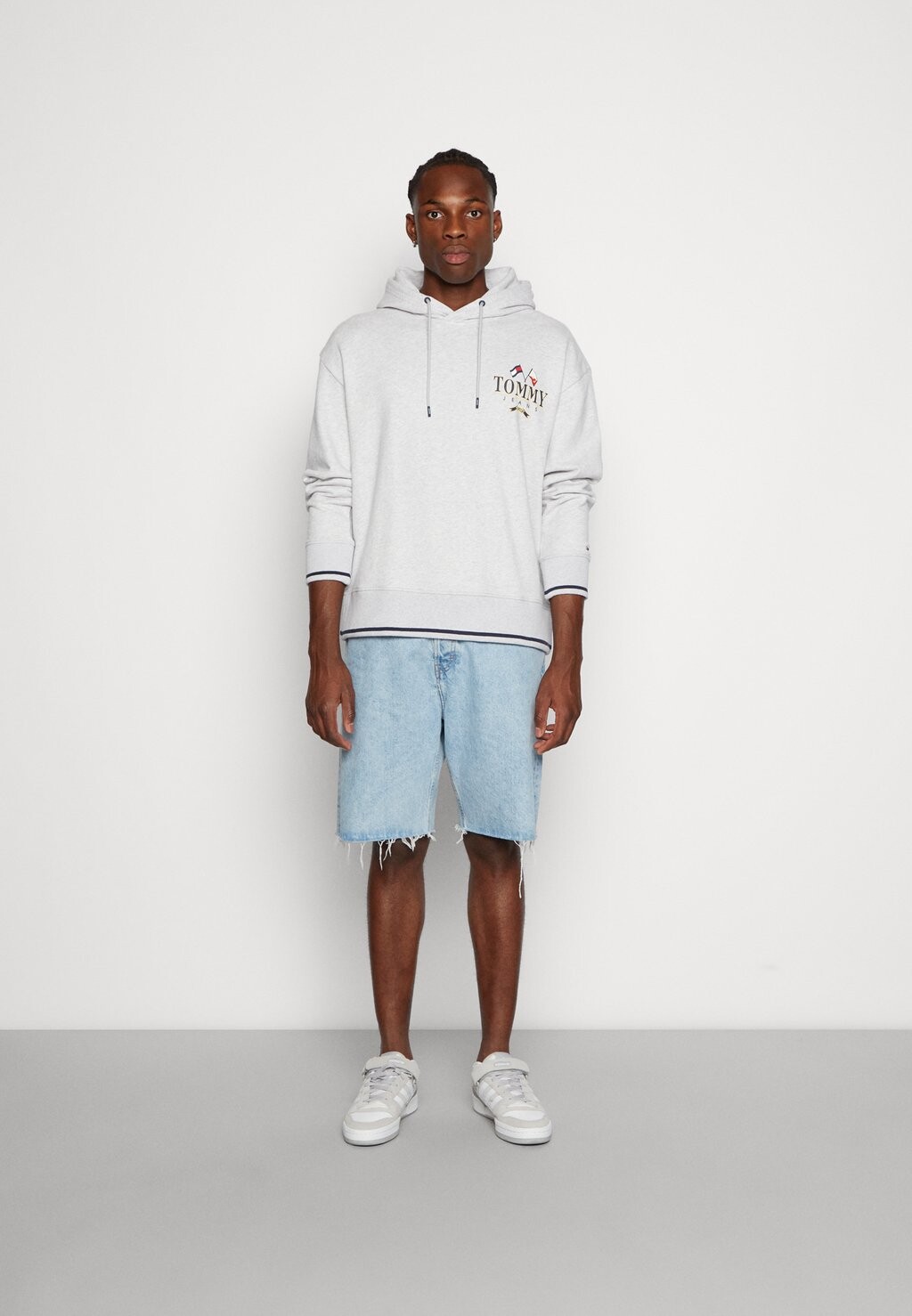 

Толстовка с капюшоном Tommy Jeans, серый меланж