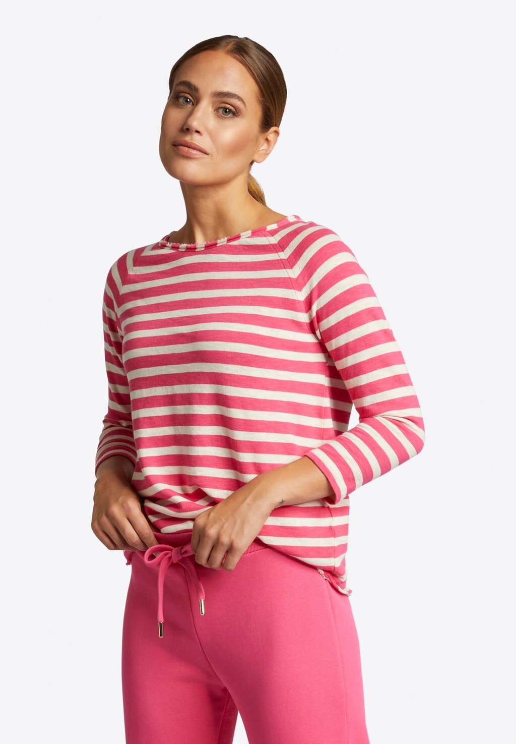 

Толстовка Rich & Royal LONGSLEEVE MIT DESTROYED DETAILS, цвет raspberry pink