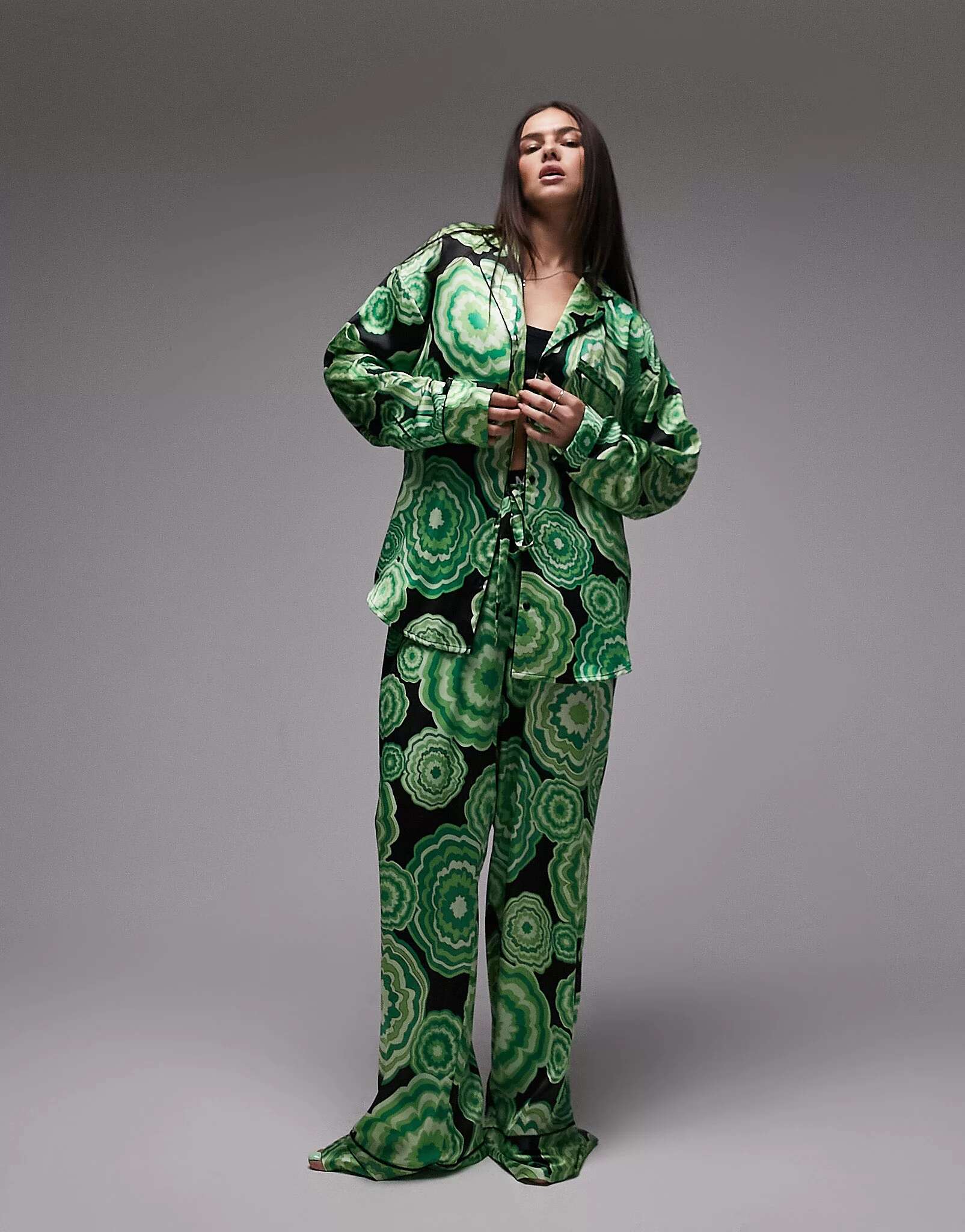Зеленая пижама из атласной рубашки с цветочным принтом и брюк с принтом Topshop костюм для косплея из черной рубашки и брюк с принтом токийский мстители