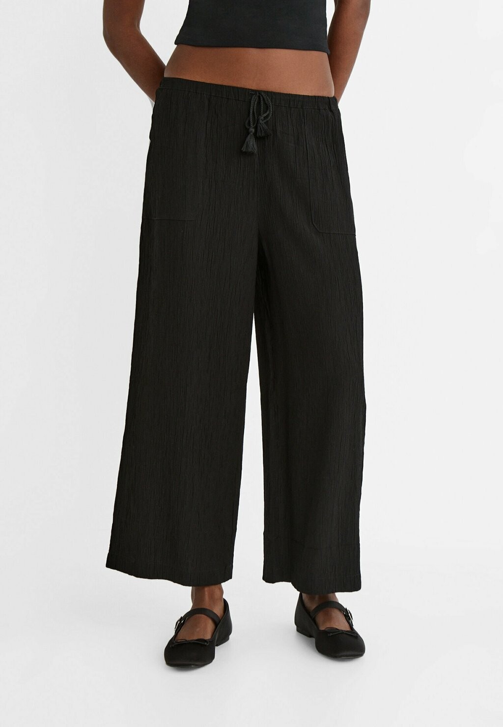 

Тканевые брюки FLOWING CULOTTES Stradivarius, черный