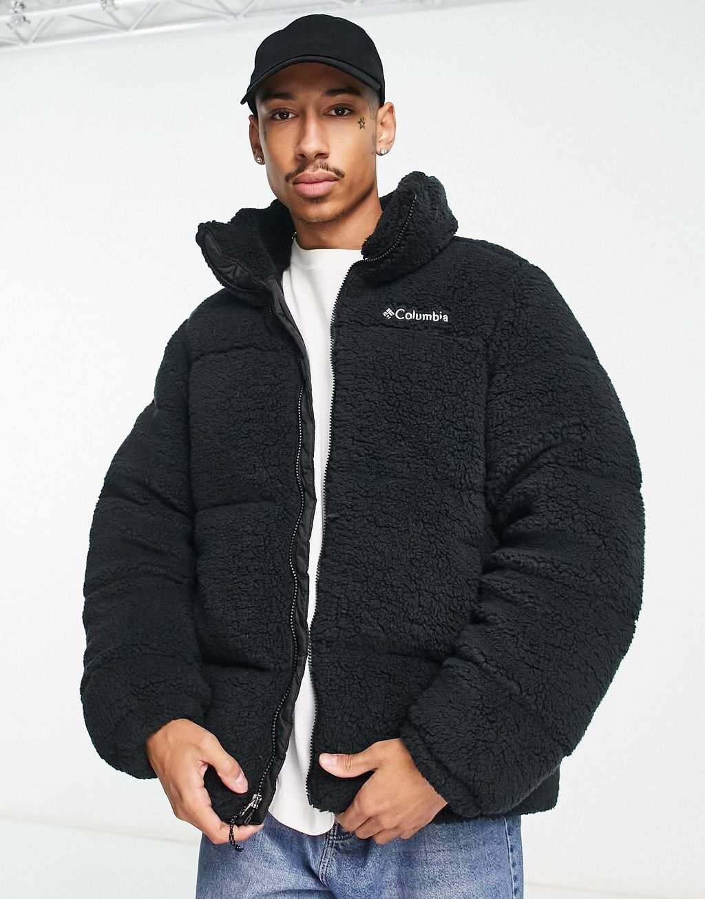 

Черная пуховая куртка из шерпы Columbia Puffect эксклюзивно на ASOS