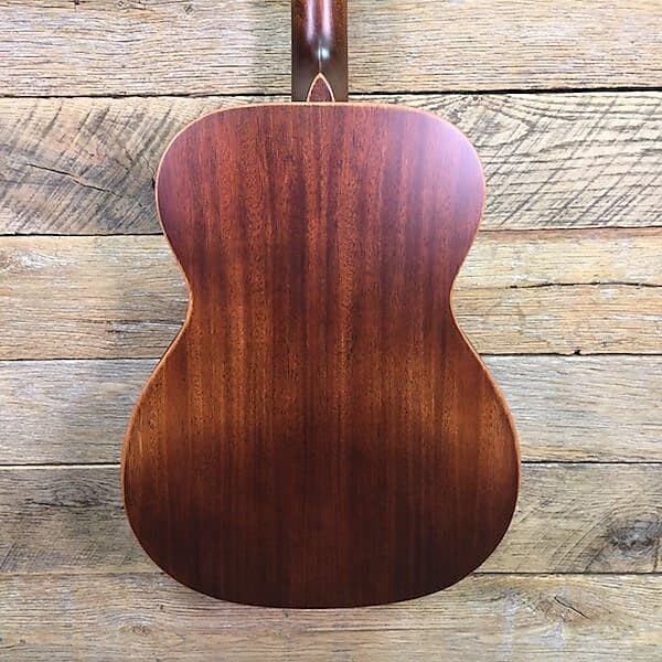 

Акустическая гитара Martin 00015M Streetmaster Mahogany Burst W/Bag