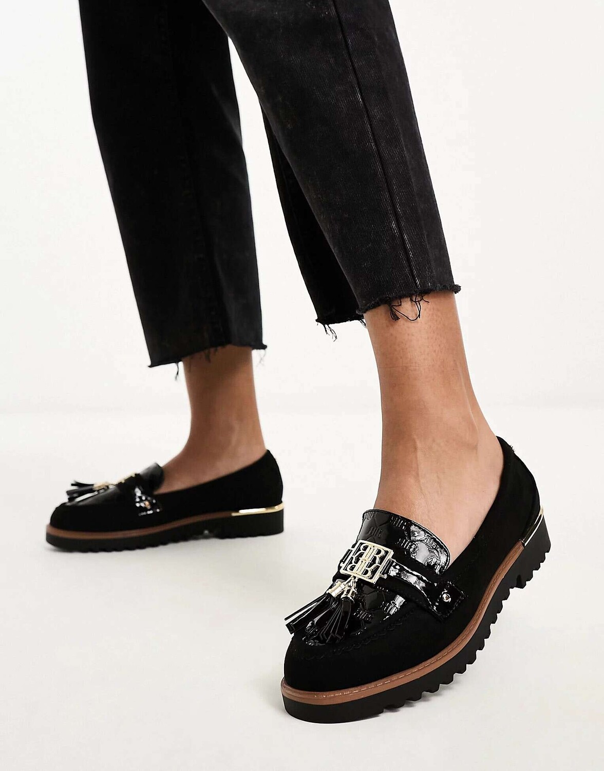 

Черные лоферы с кисточками River Island