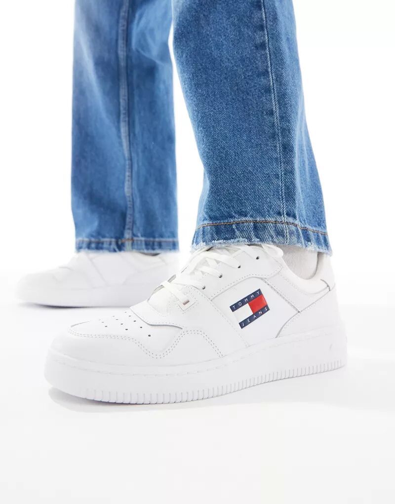 Белые кроссовки Tommy Jeans Retro Basket Essential высокие кроссовки retro basket lace up tommy jeans беленый камень