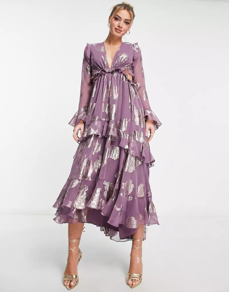 цена Сиреневое многоярусное платье миди с жаккардовым цветочным принтом ASOS