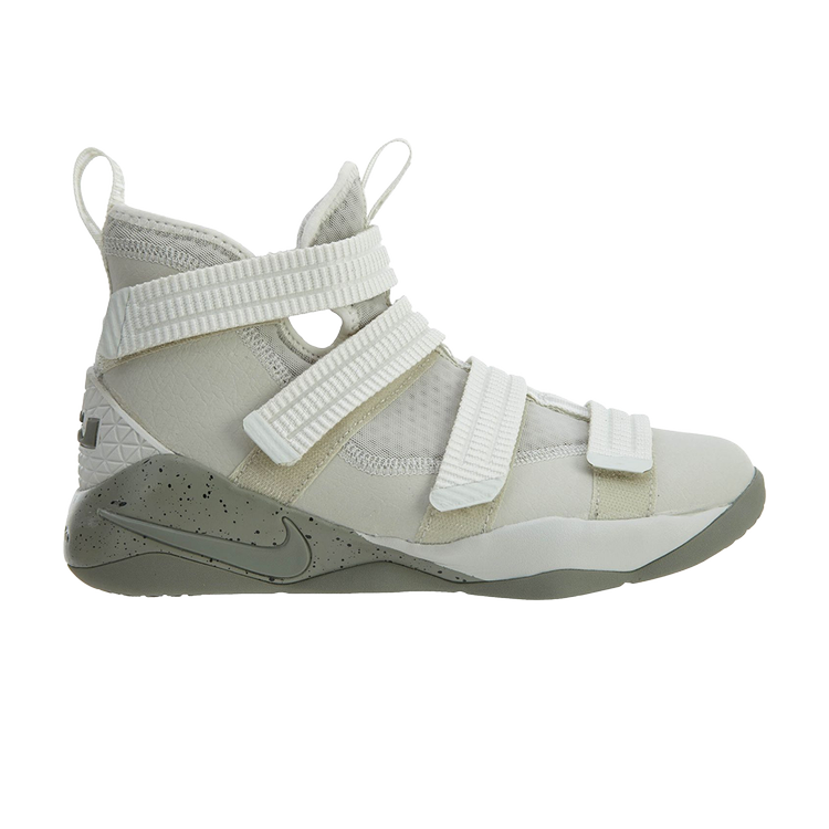 цена Кроссовки Nike Lebron Soldier 11 GS, белый