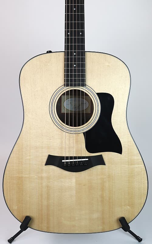 

Акустическая гитара Taylor 110e