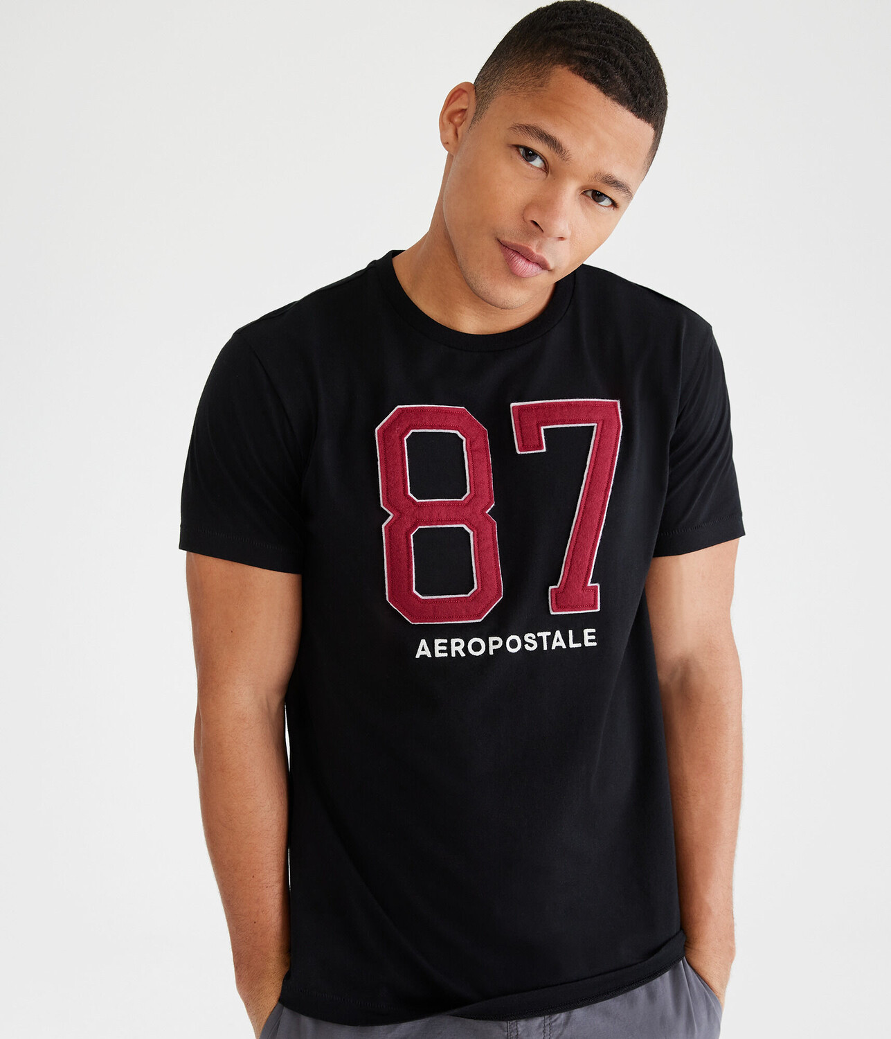 

Футболка Large 87 с графической аппликацией Aeropostale, черный