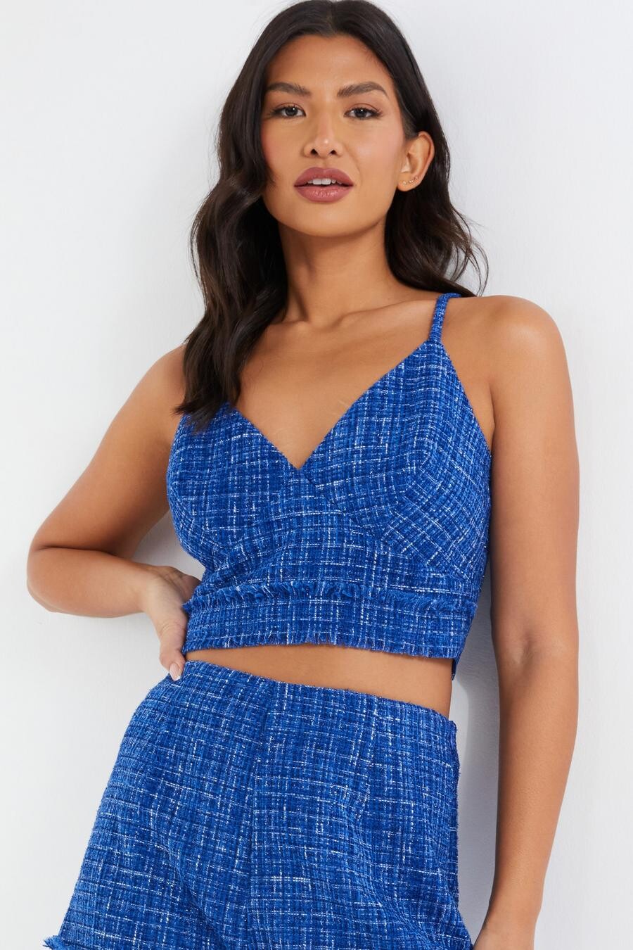 

Укороченный топ-букле в клетку королевского синего цвета QUIZ Clothing