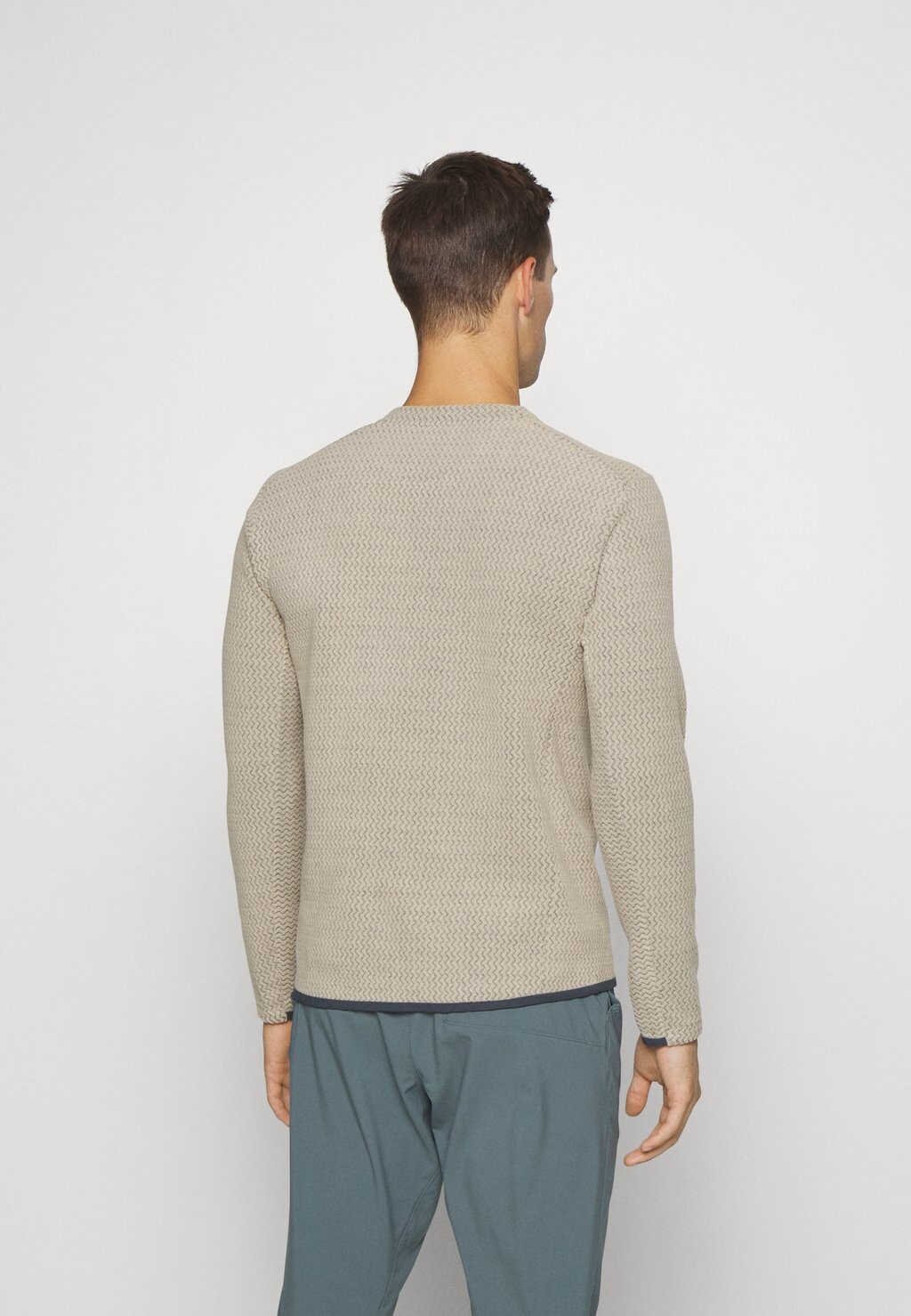 

Флисовый джемпер Patagonia R1 AIR CREW, цвет oar tan