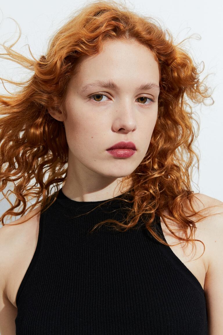 

Топ без рукавов в рубчик H&M