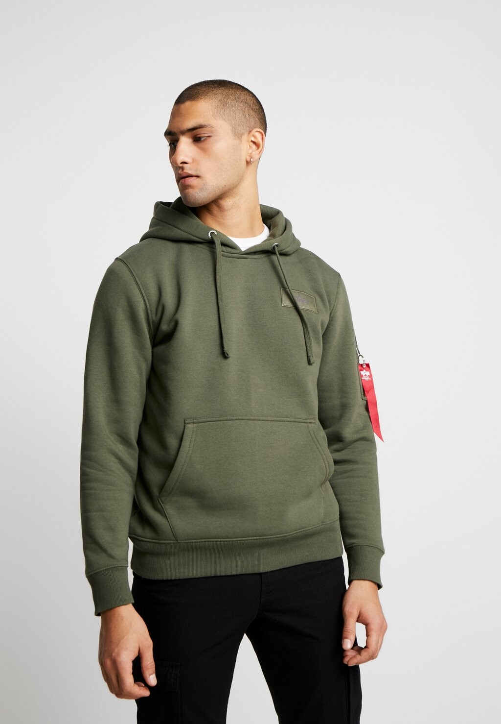 

Худи Alpha Industries, темно-оливковый