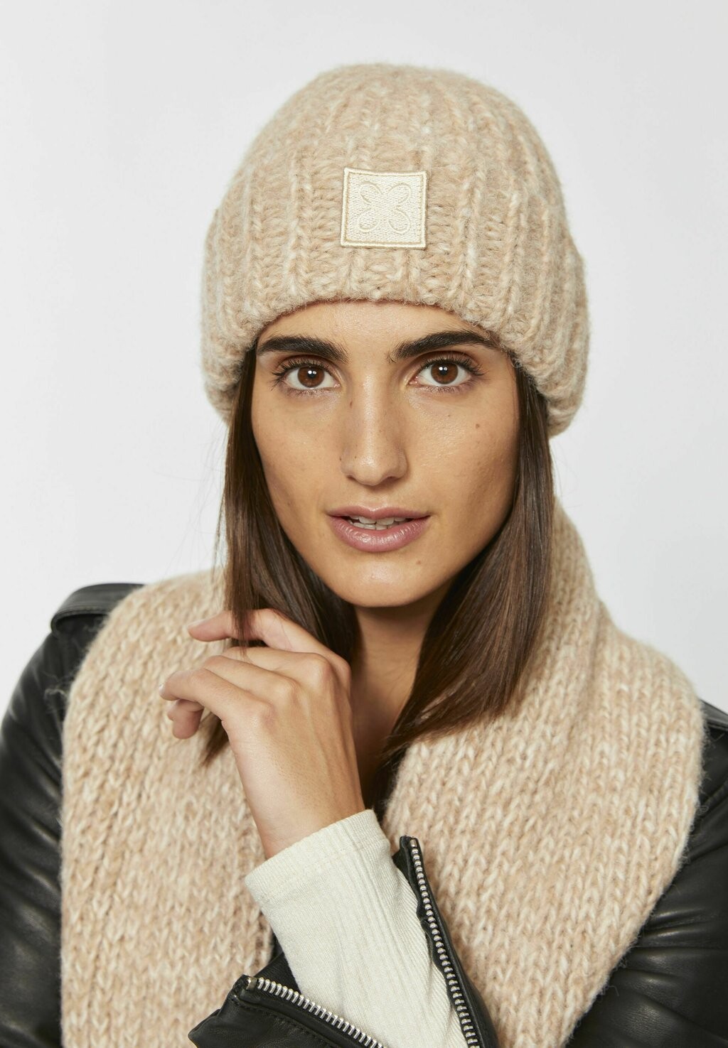 

Шапка Codello, цвет beige